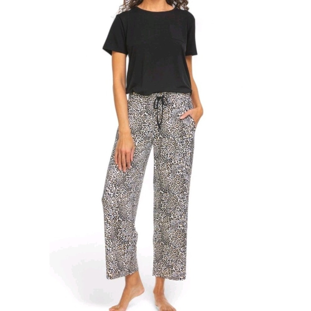 Flora by Nikrooz Womens Pajama Set Size Small Leopard Print Short Sleeve 2 Piece